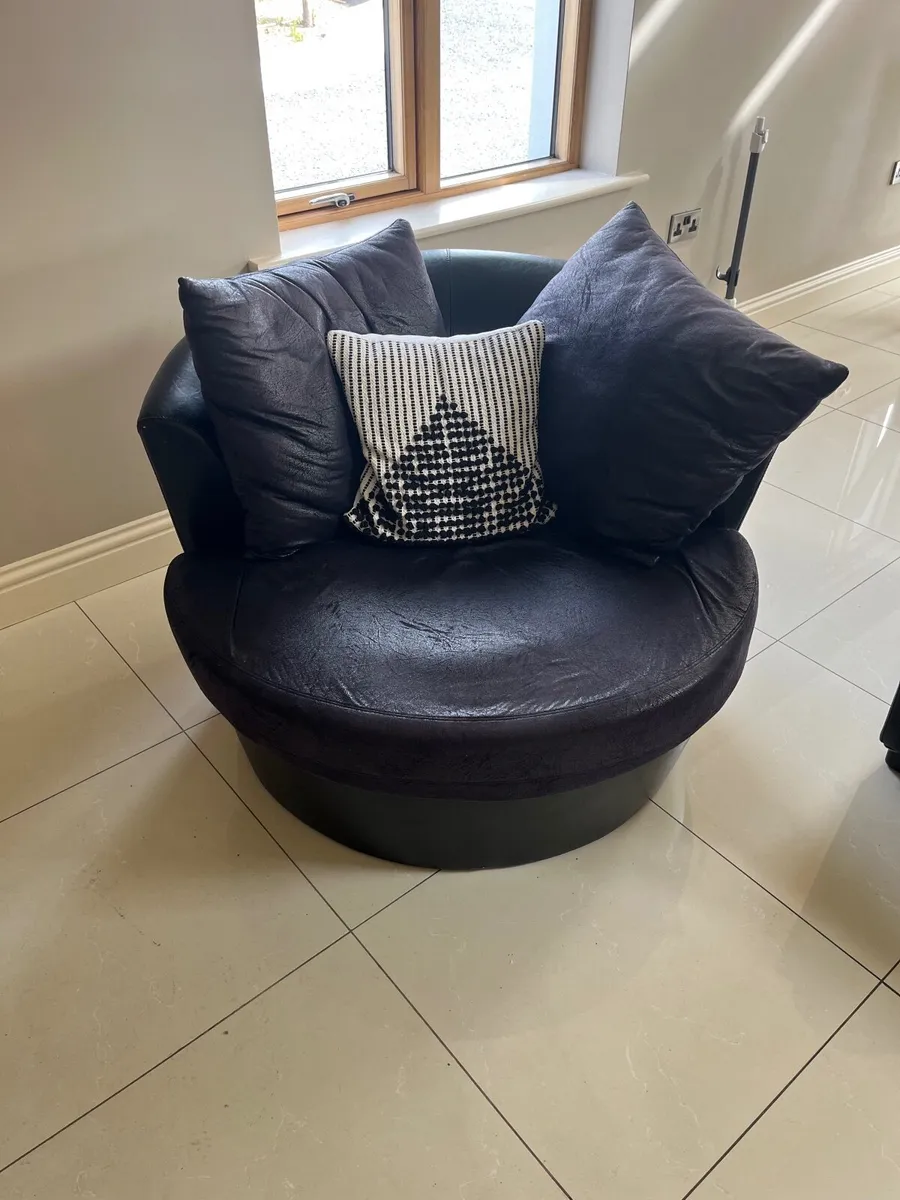 Sofa - Image 3