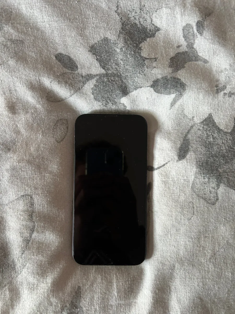 iPhone 13 - Image 3