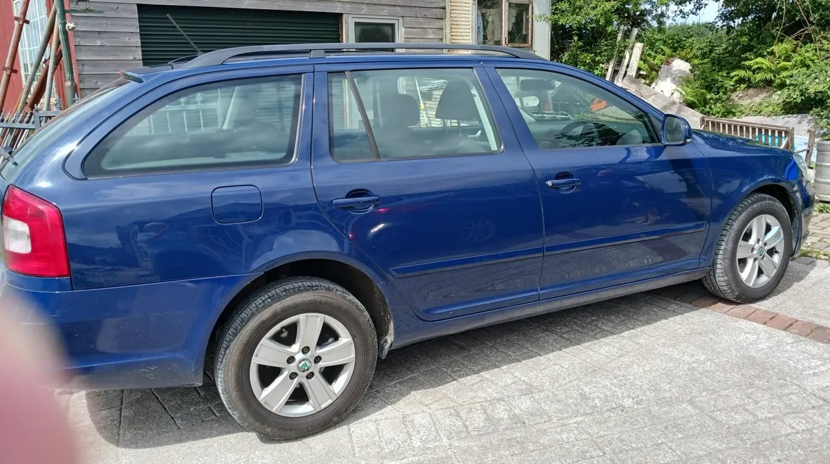 Skoda Octavia 2012 - Image 2