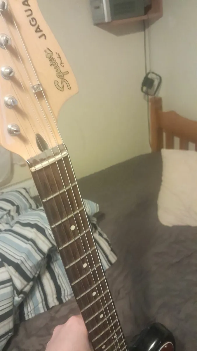 Squier Fender Jaguar - Image 3