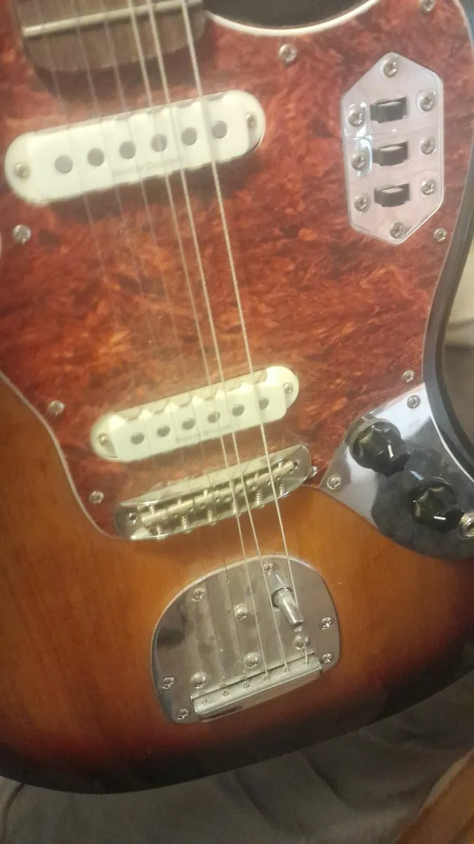 Squier Fender Jaguar - Image 4