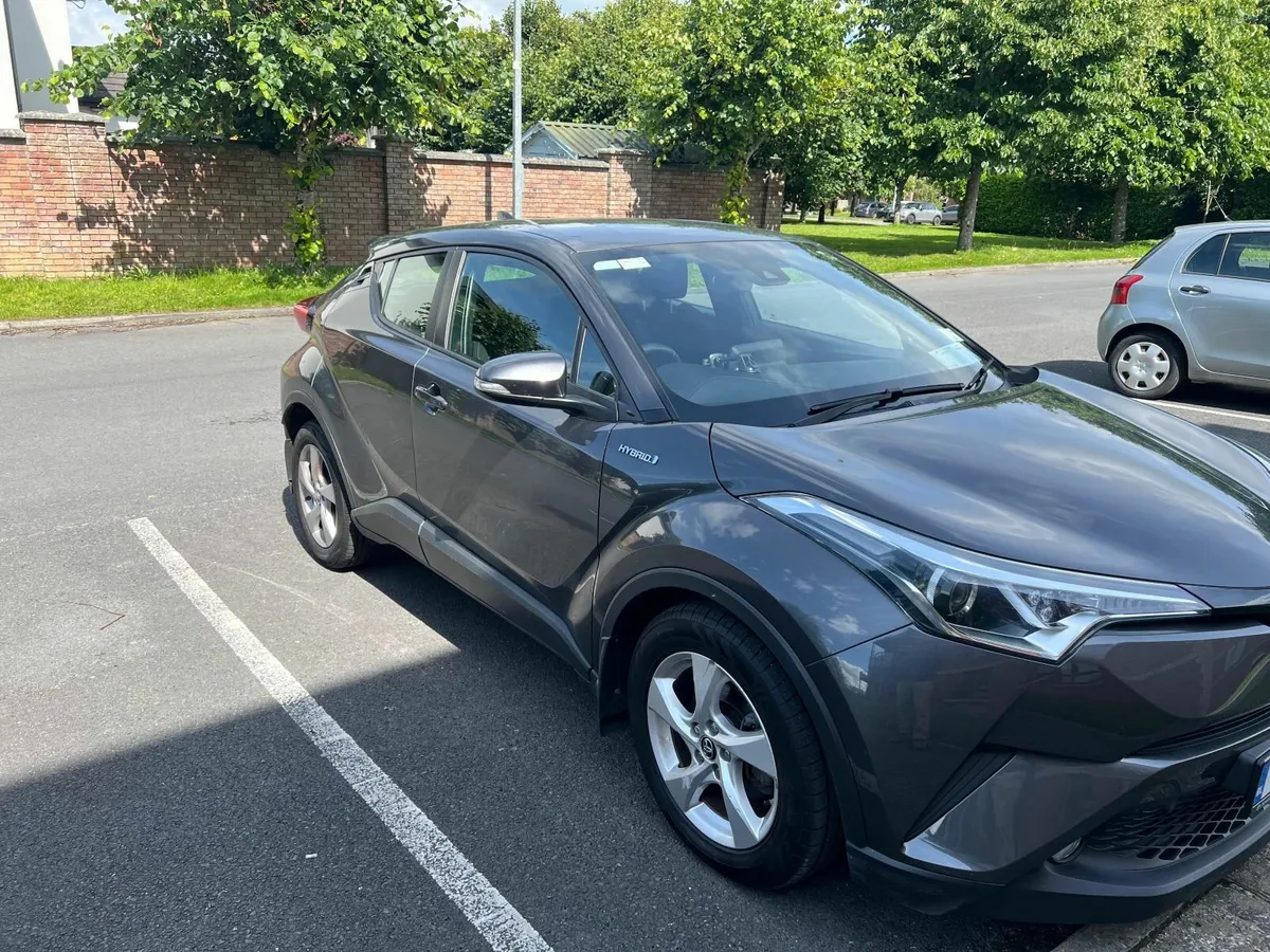 Toyota C-HR 2018 - Image 2