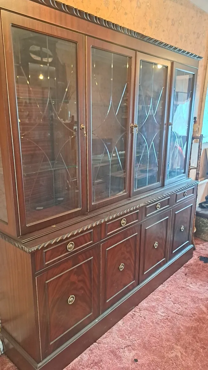 Dresser - Image 1