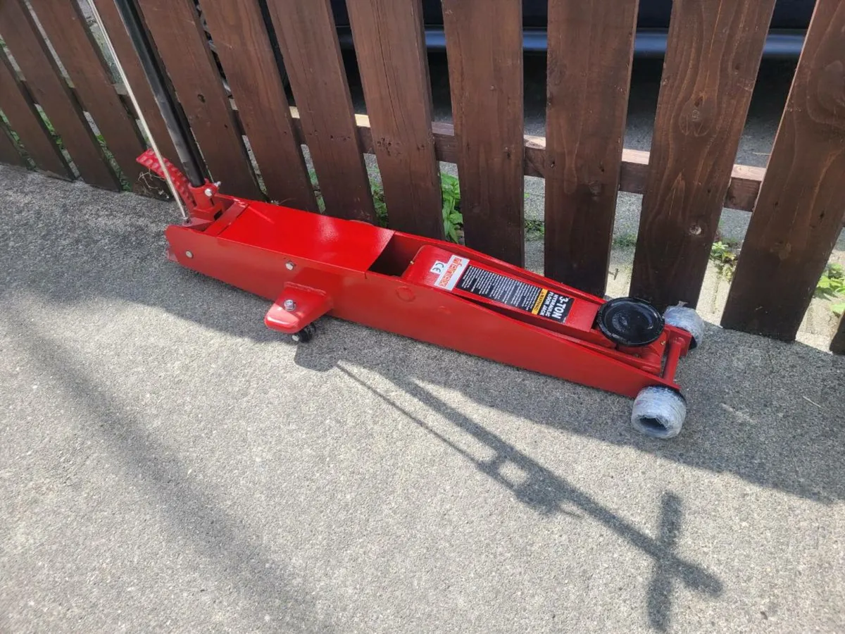 Manax 3 tonne long teach trolley  jack - Image 1