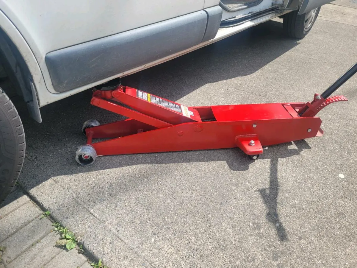 Manax 3 tonne long teach trolley  jack - Image 2