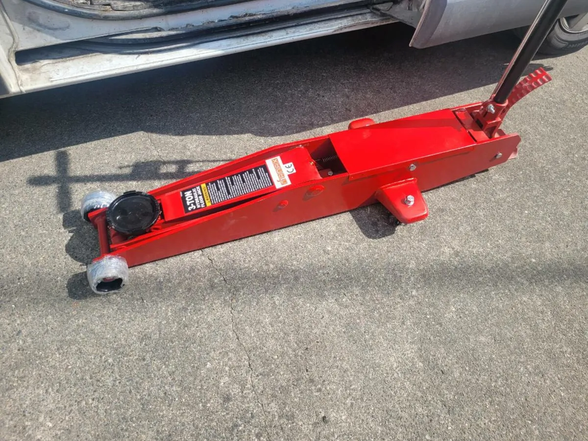 Manax 3 tonne long teach trolley  jack - Image 4