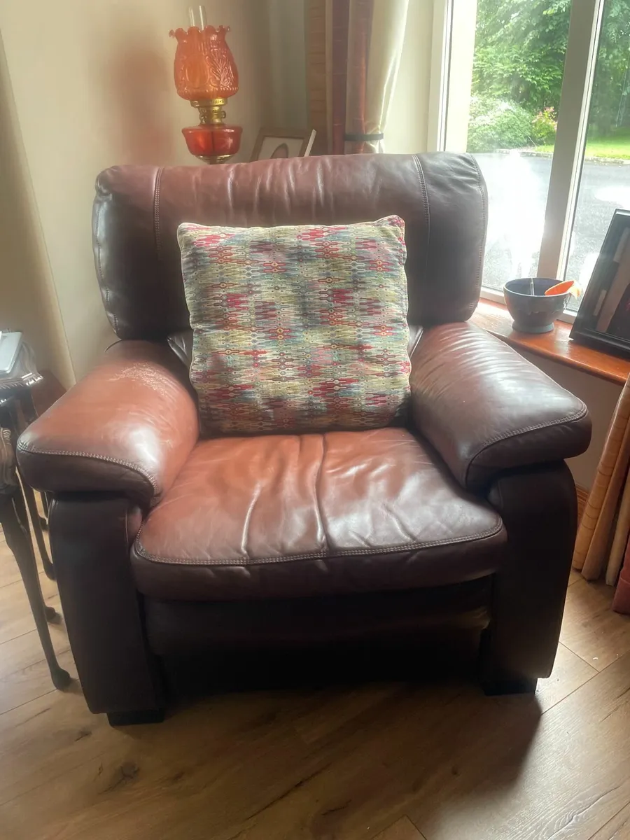 leather suite - Image 3