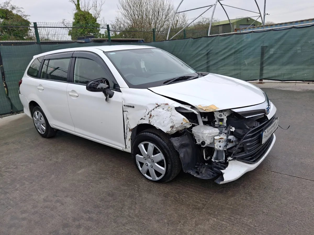 2017 Toyota Corolla Fielder 1.5L Hybrid - Image 2