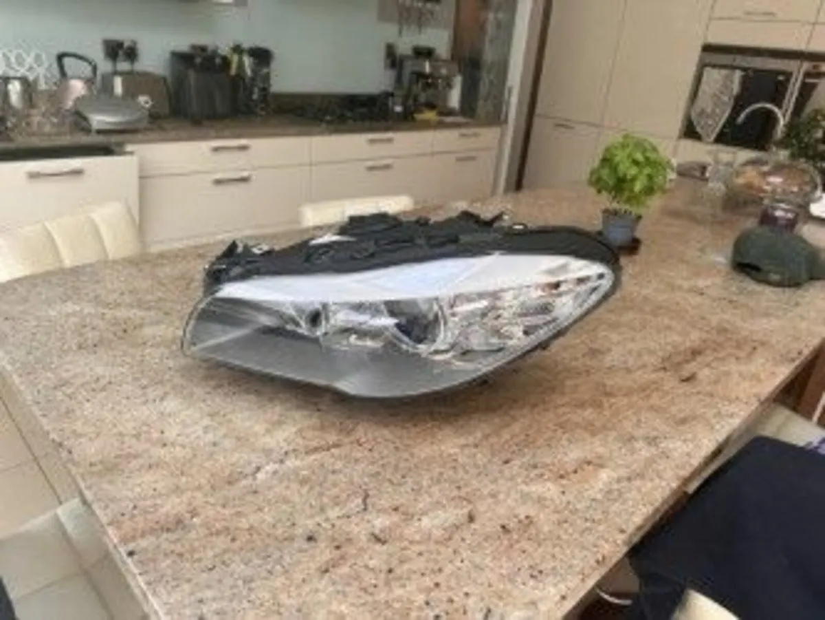 BMW 520D (2014) Left Headlamp - Image 1
