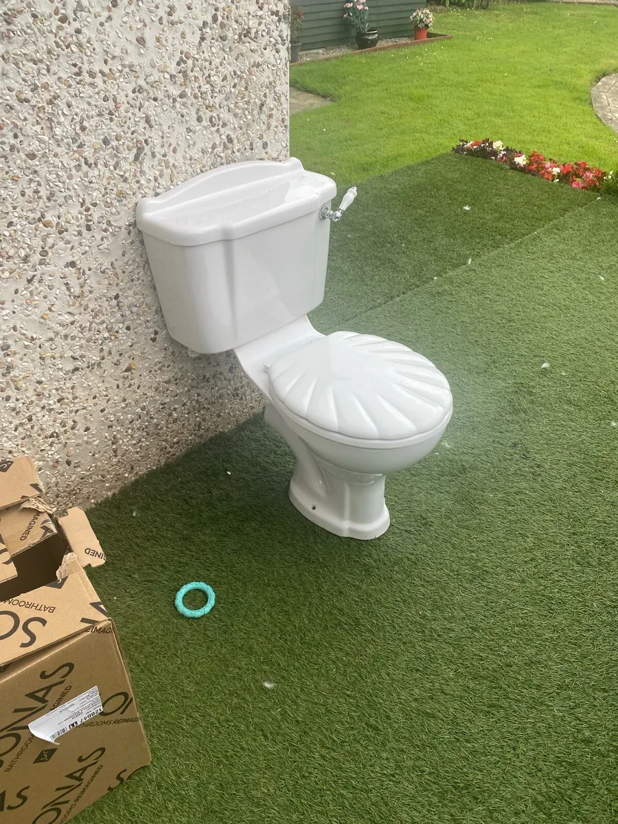 Free to take away toilet - Image 1