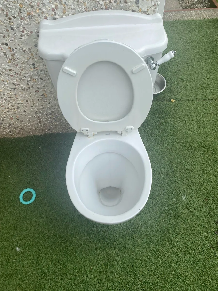 Free to take away toilet - Image 2