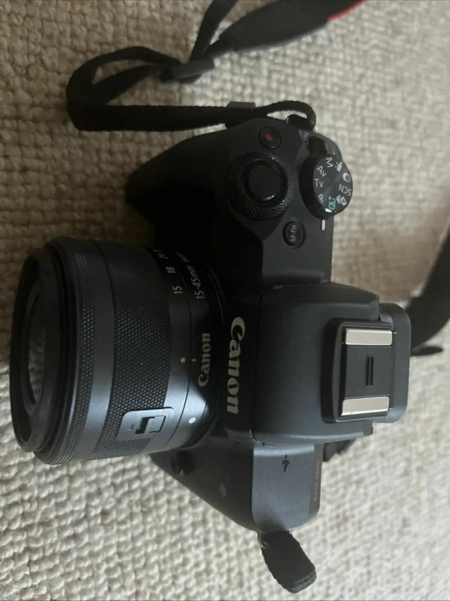 canon m50 camera - Image 2