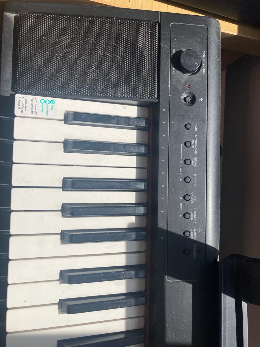 Keyboard and stand/stool - Image 2