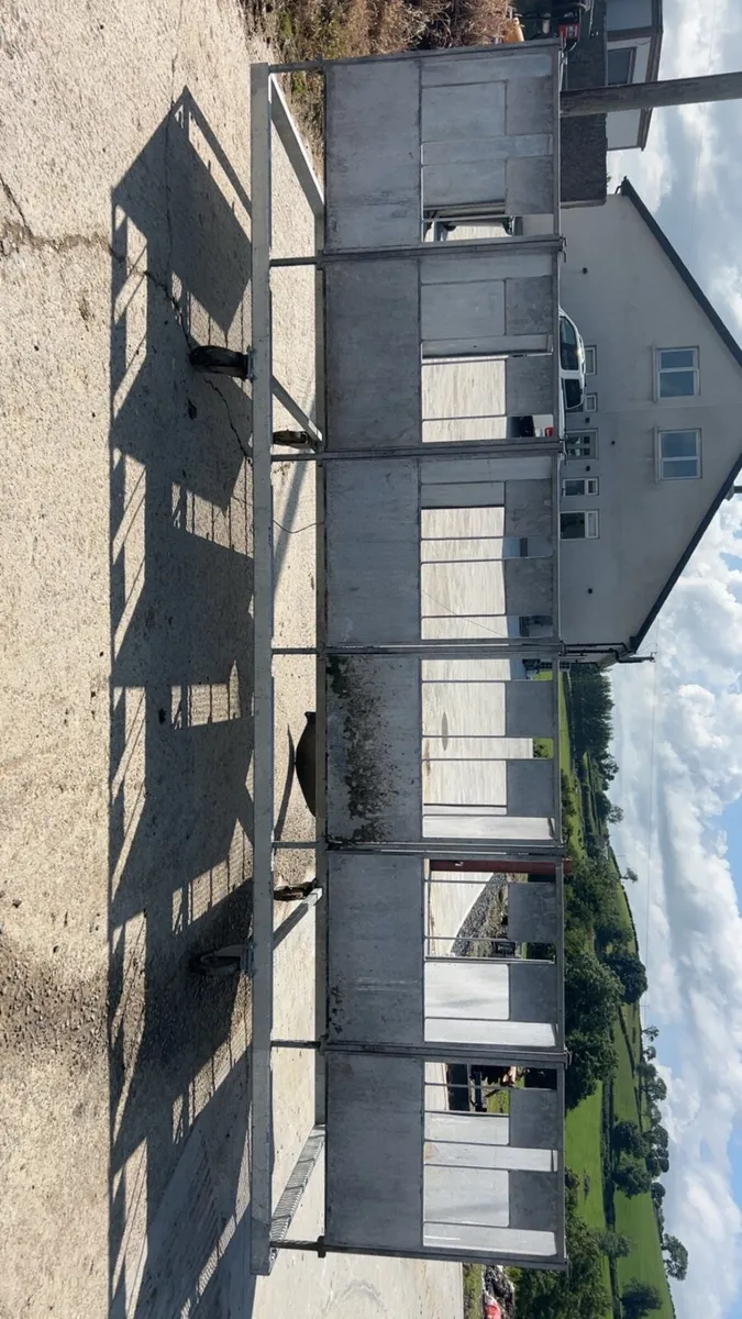 Calf pens - Image 1