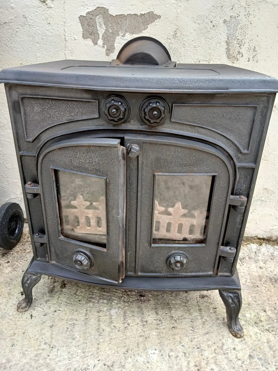 Stove with back boiler - Image 1