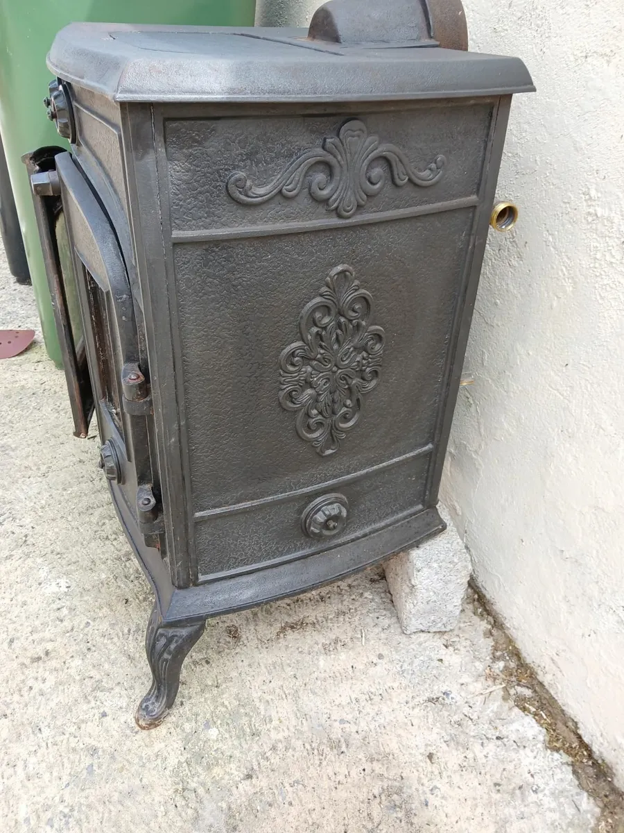 Stove with back boiler - Image 2