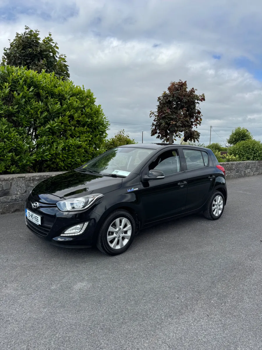 Hyundai i20 PREMIUM 2013 - Image 4