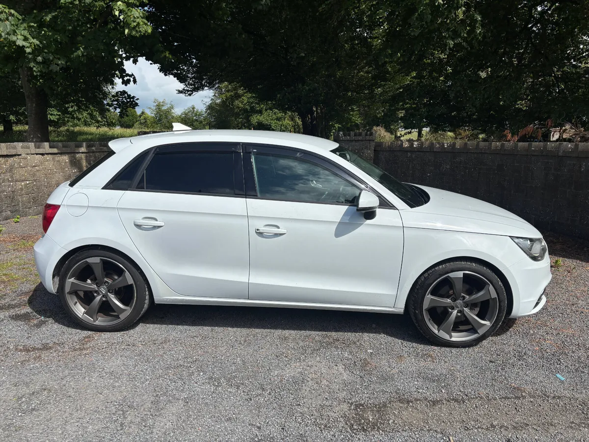 Audi A1 TFSI STRONIC 4 DOOR 2013 - Image 3