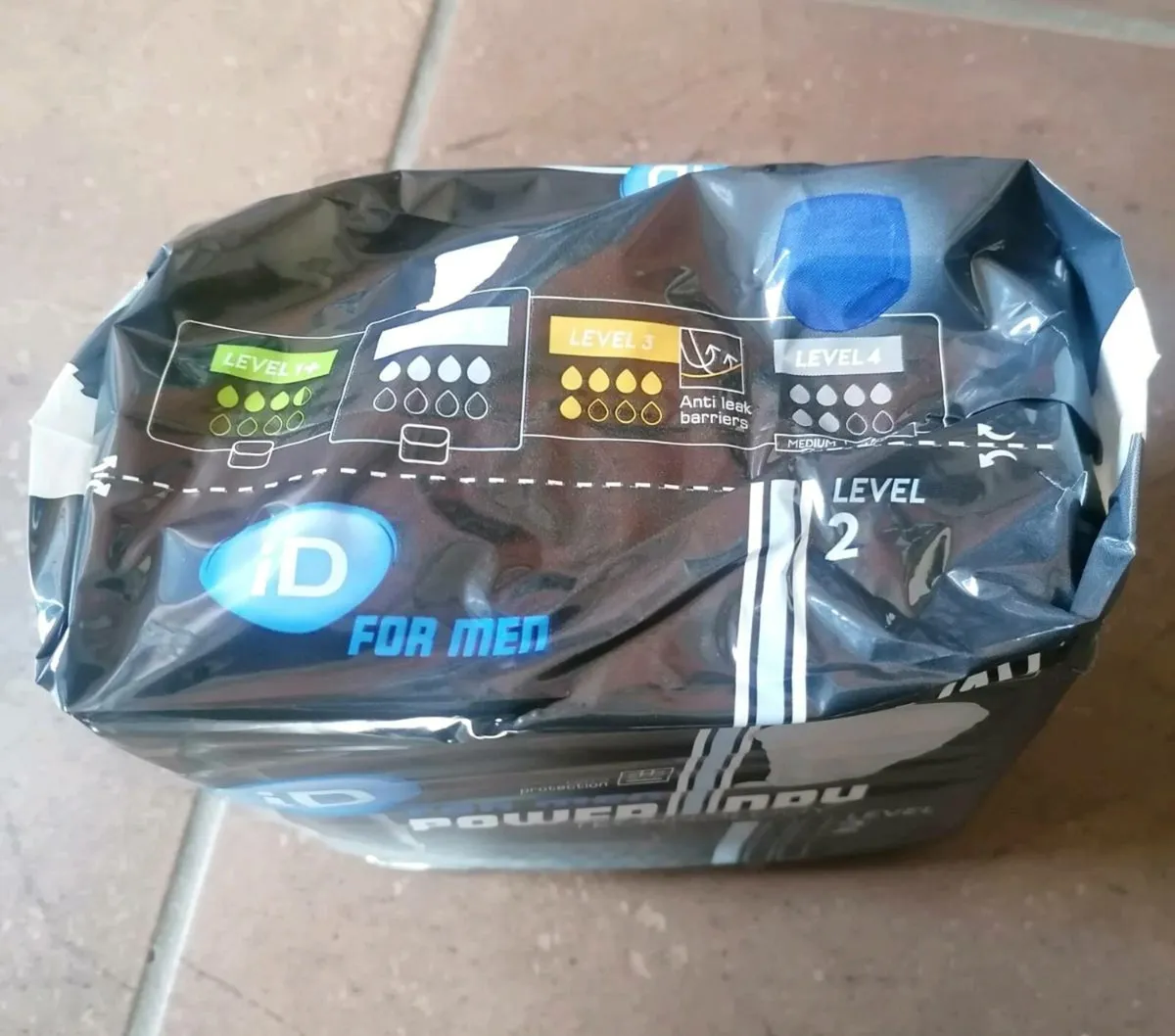 16 Packs of iD Pads for Men - Image 4
