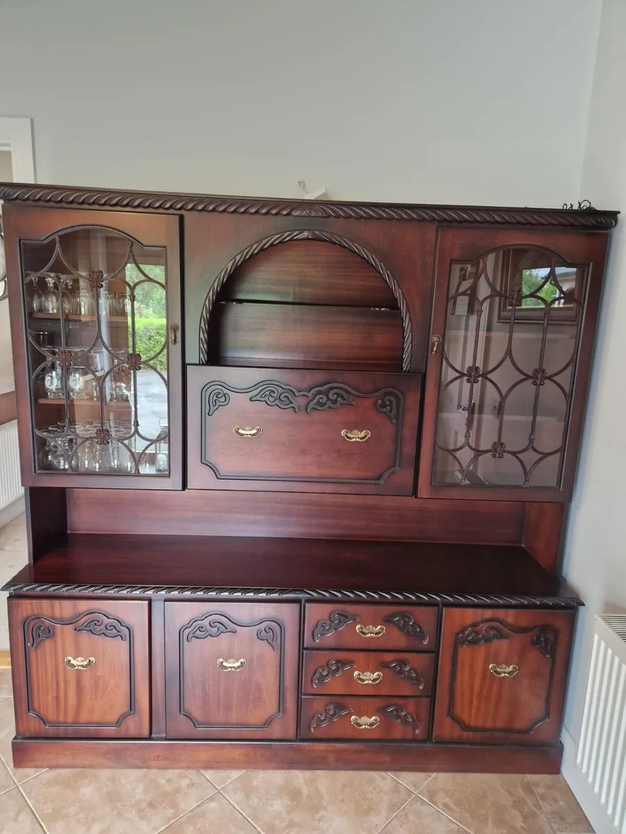 Rossmore display unit/sideboard - Image 1