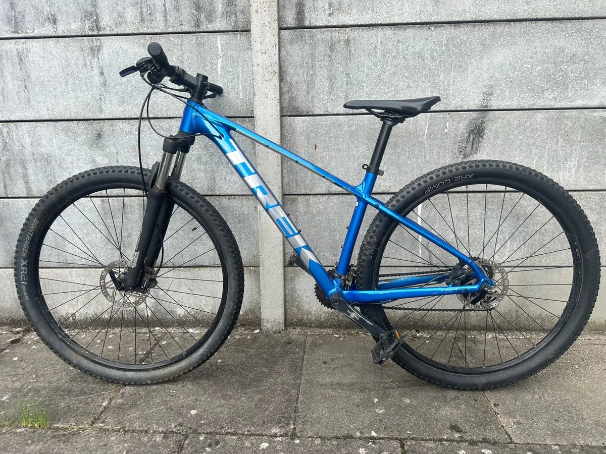 Trek Marlin 6 Mountain Bike - Image 1