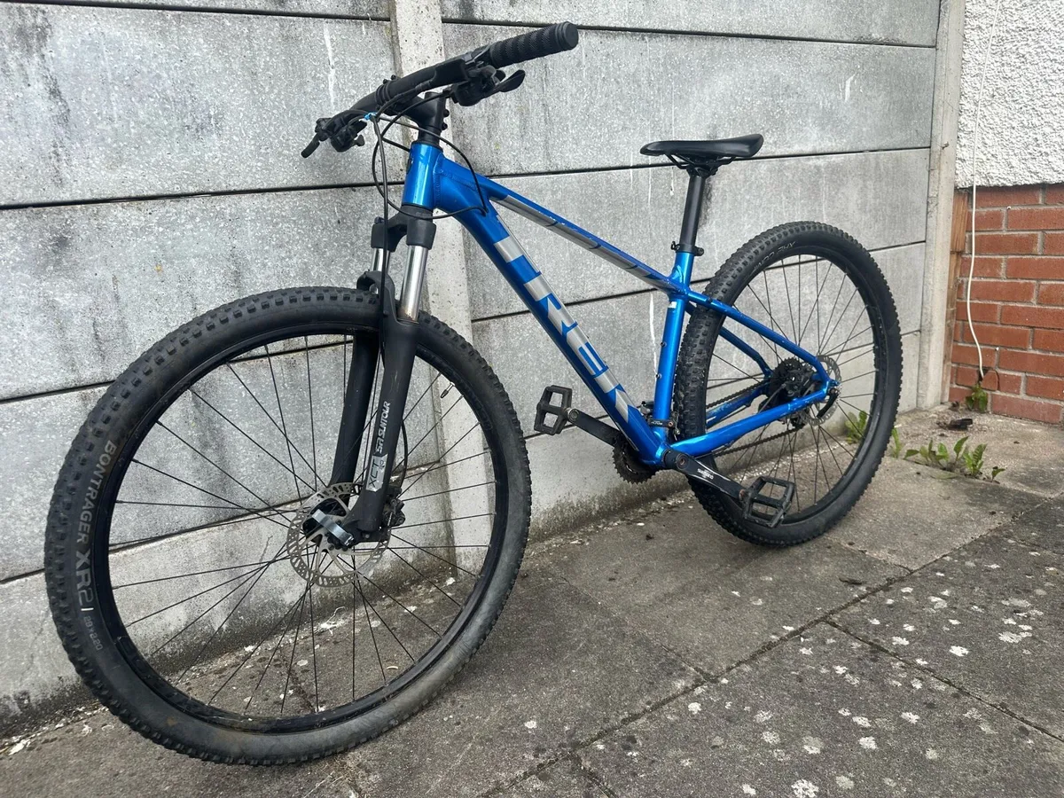 Trek Marlin 6 Mountain Bike - Image 3