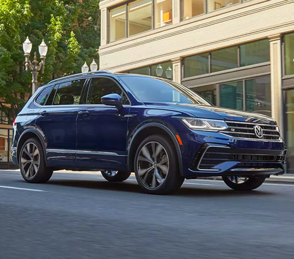 Volkswagen Tiguan Vertical Detachable Towbar Kit - Image 1