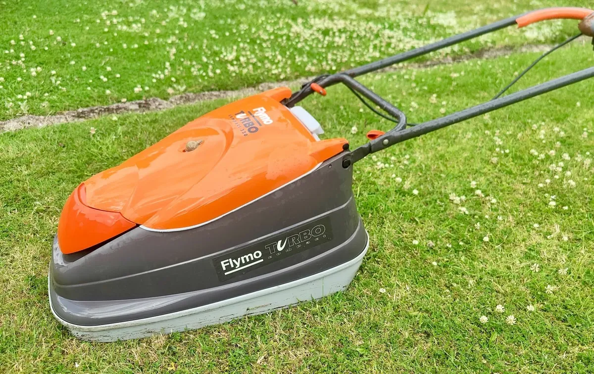 Flymo Turbo Compact 330 electric mower + NEW blade - Image 2