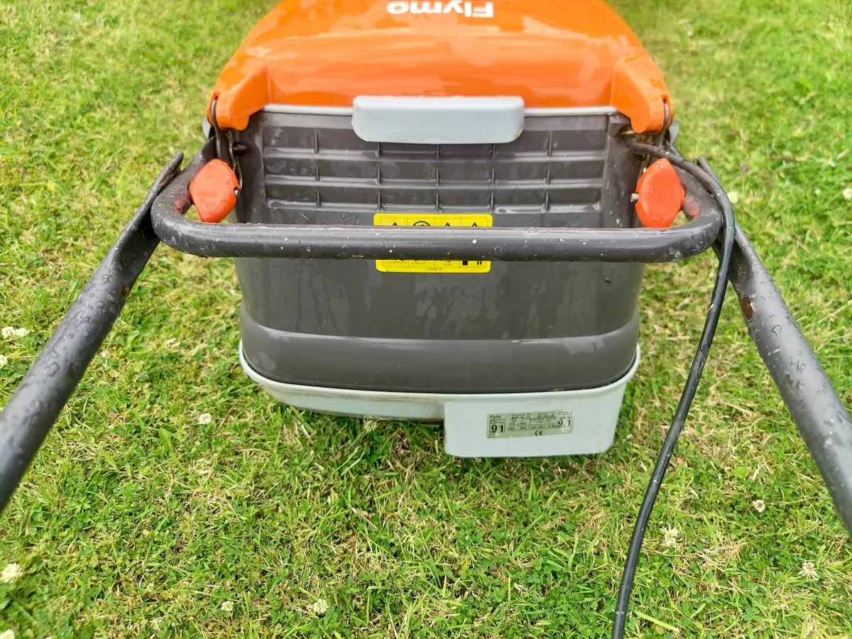 Flymo Turbo Compact 330 electric mower + NEW blade - Image 3