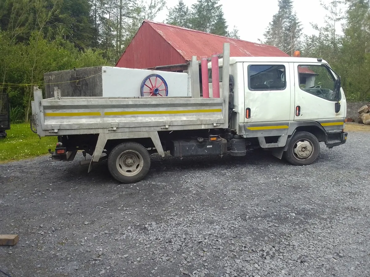 Mitsubishi Canter 2002 - Image 2