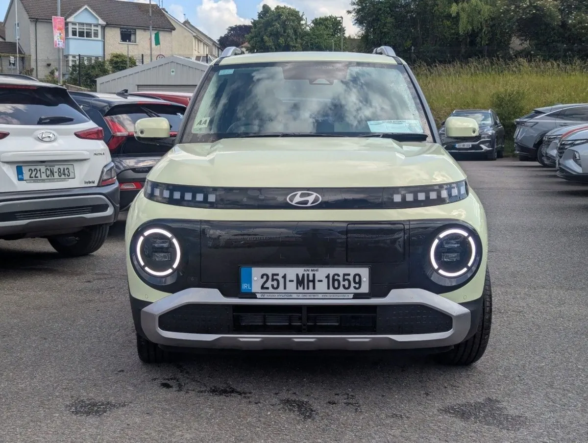 Hyundai INSTER 49kw Elegance  demo Sale - Image 2