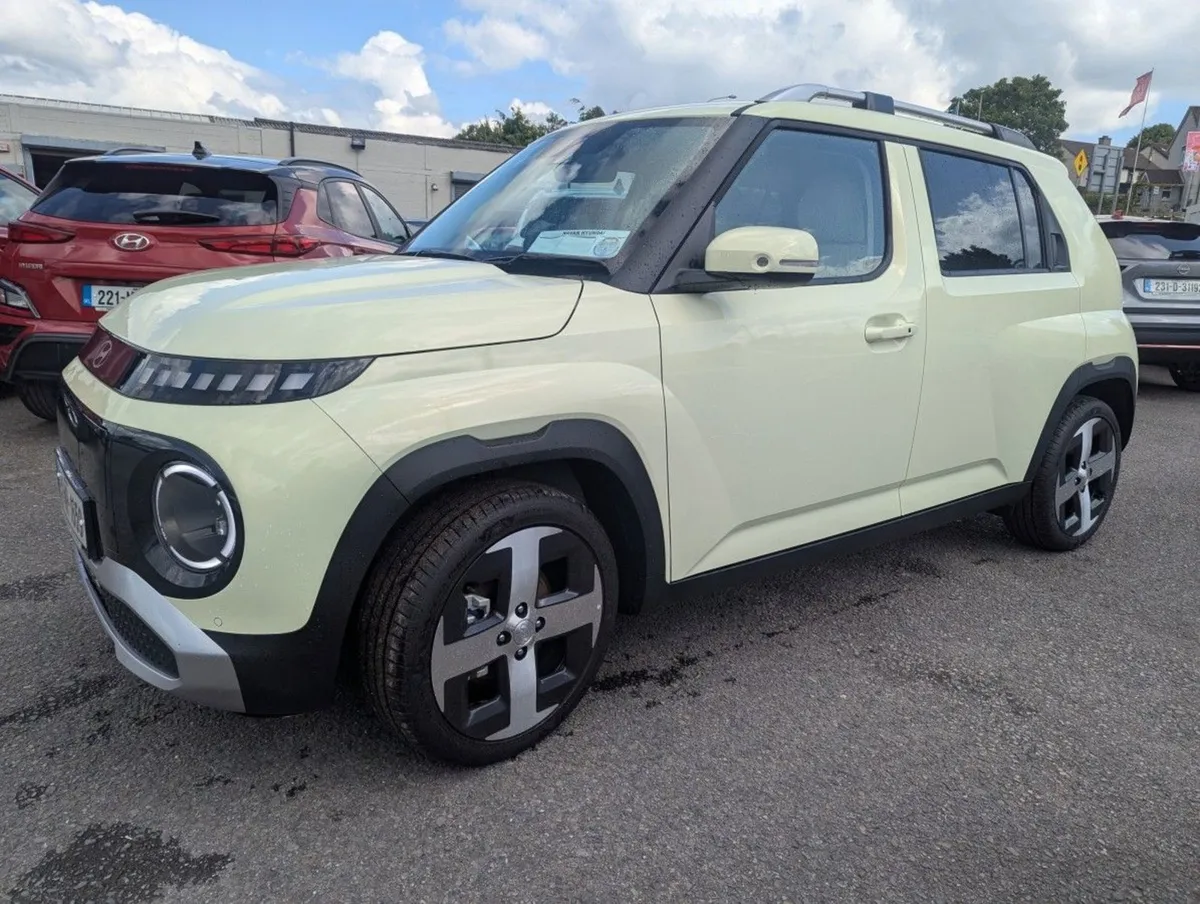 Hyundai INSTER 49kw Elegance  demo Sale - Image 3