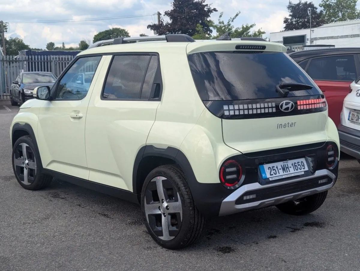 Hyundai INSTER 49kw Elegance  demo Sale - Image 4