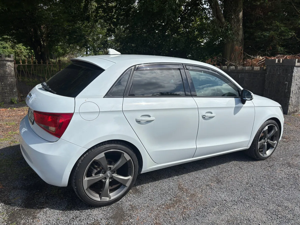 Audi A1 TFSI STRONIC 4 DOOR 2013 - Image 4