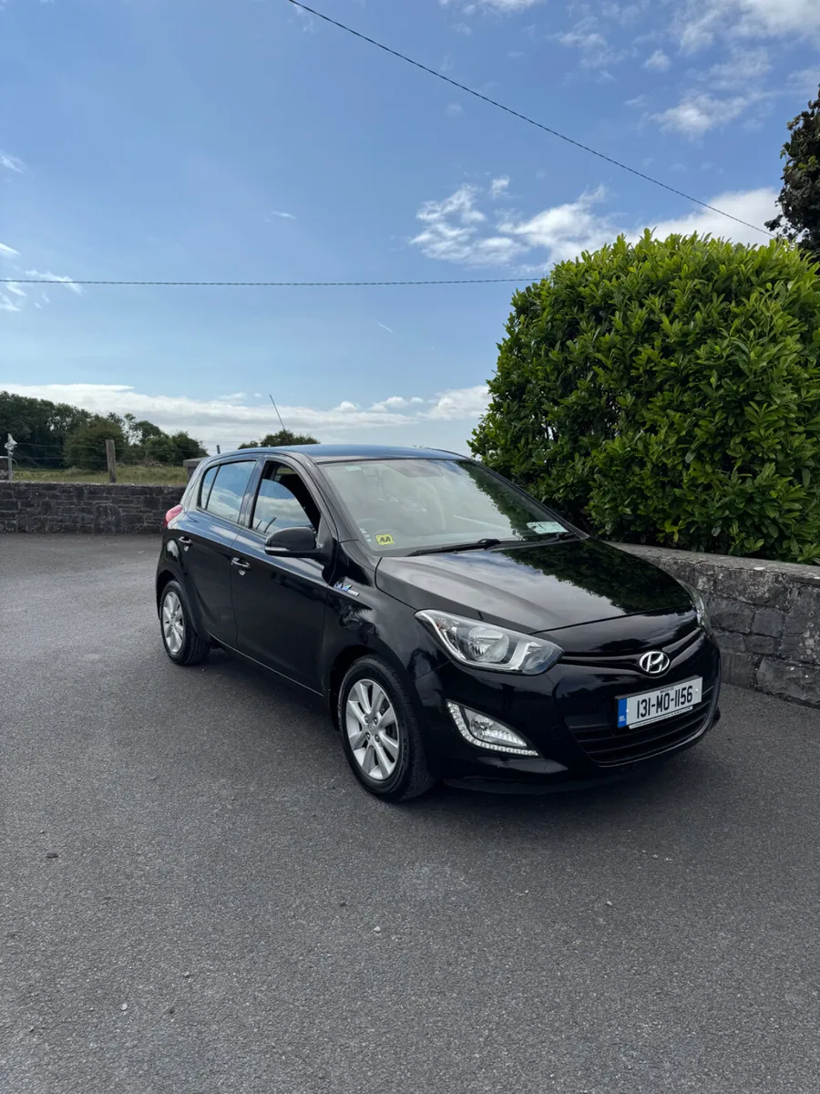 Hyundai i20 PREMIUM 2013 - Image 1