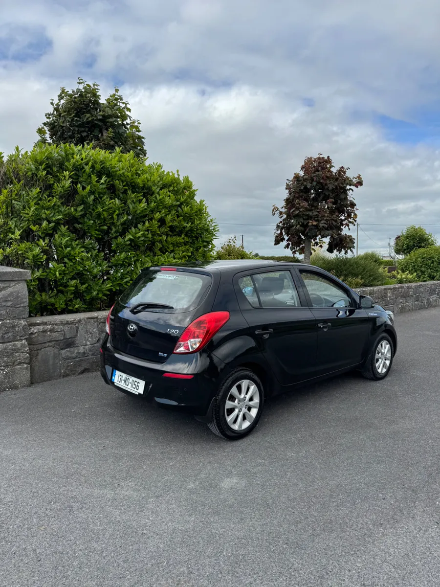 Hyundai i20 PREMIUM 2013 - Image 3