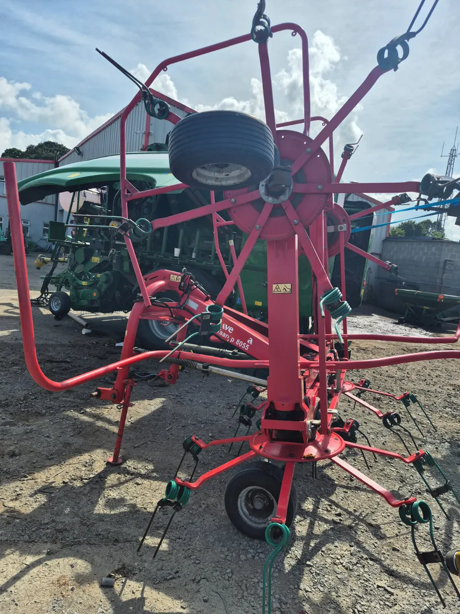 2016 Kverneland 8055 Tedder - Image 4