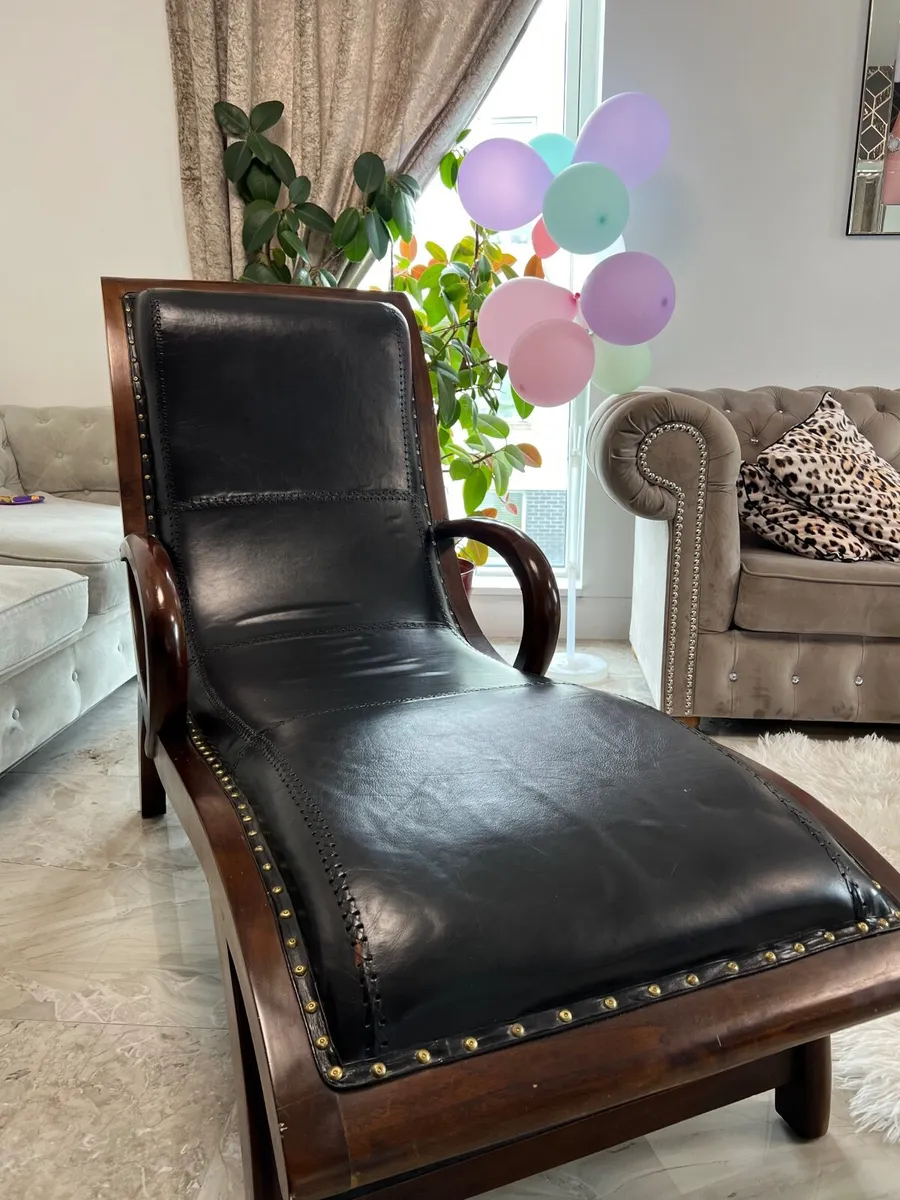 Leather couch - Image 4