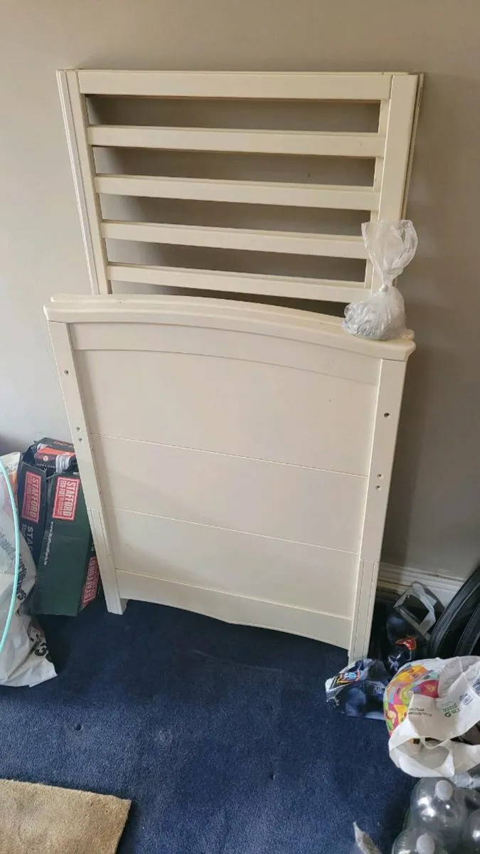 Cot bed minus mattress - Image 2