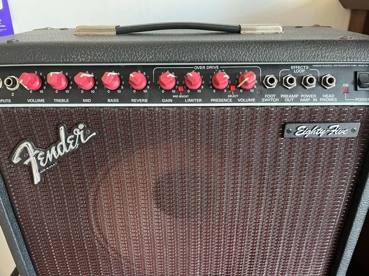 Fender Eighty-Five made USA 200 Watts - Image 2