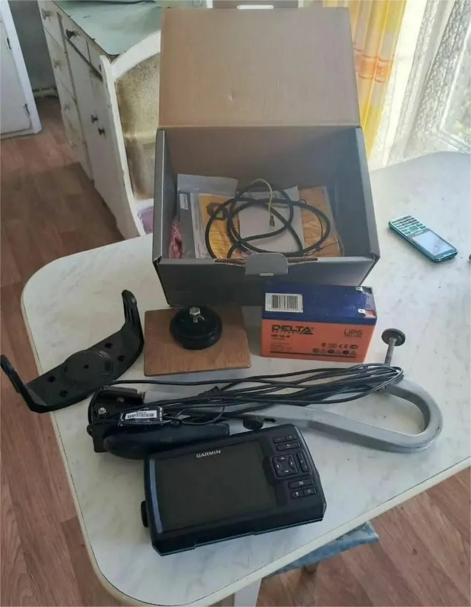 Striker Vivid 5cv Fishfinder with GT20 Transducer - Image 1