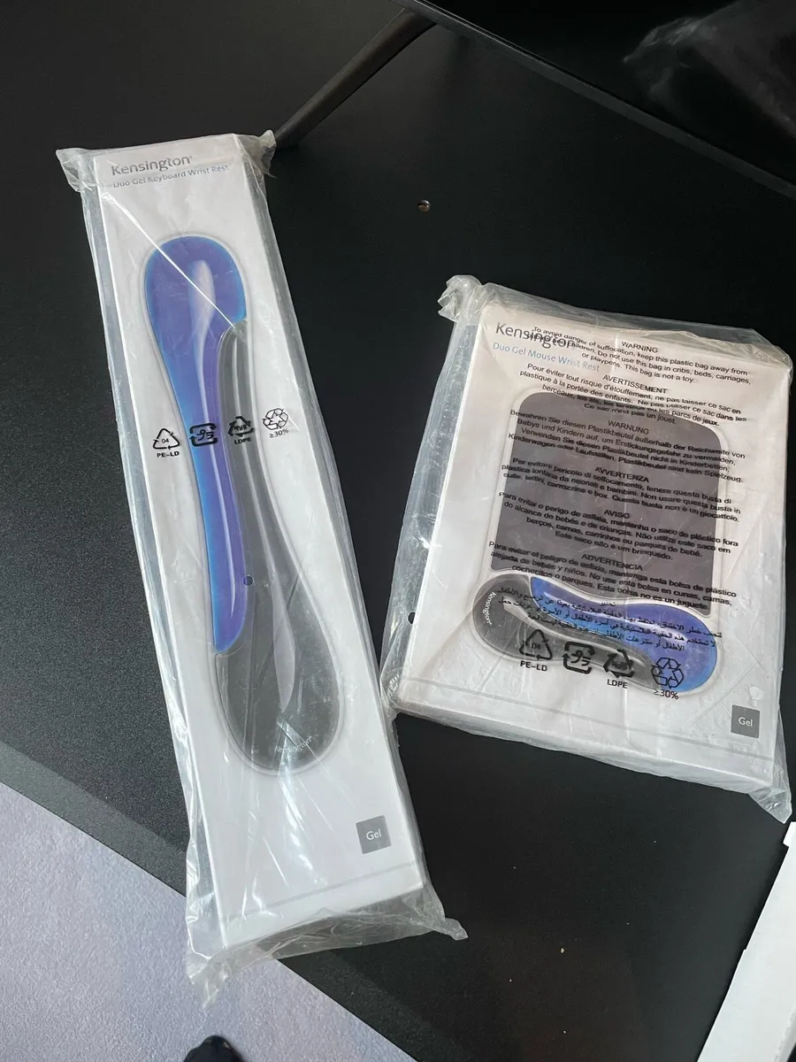 Computer gel wrist rests - Image 1