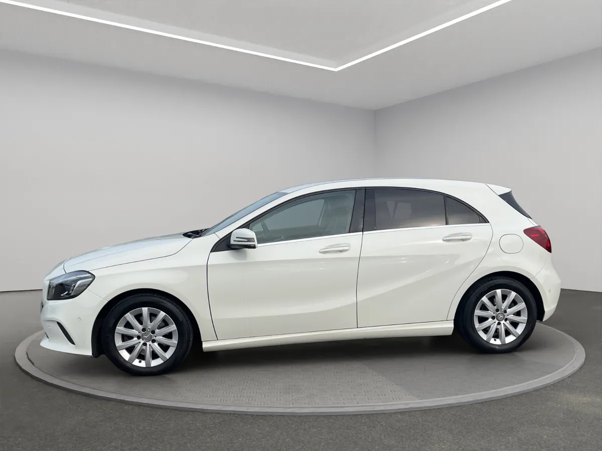2016 MERC A180 (S125) - Image 3