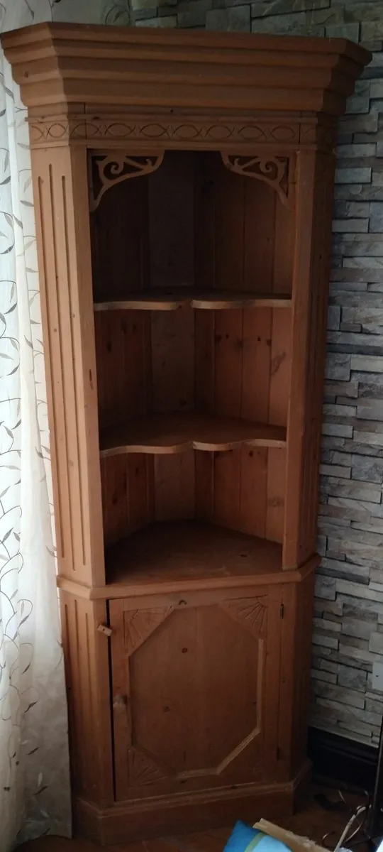 Corner cabinet - Image 1