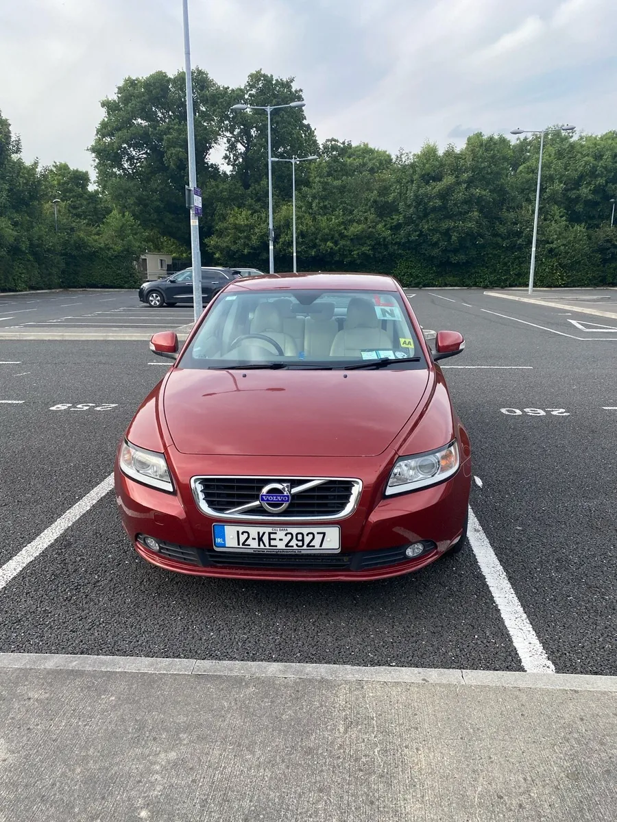 Volvo S40 2012, 143 km only - Image 1