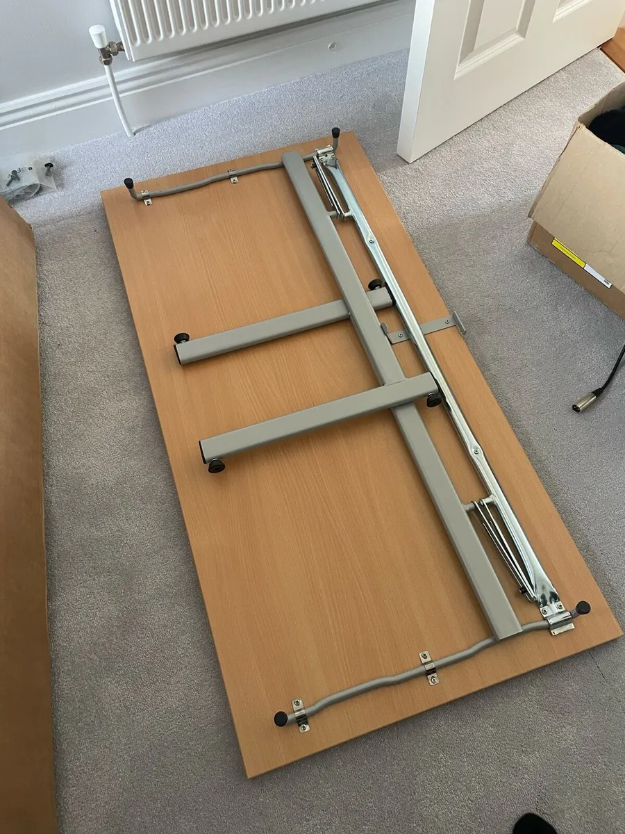 Foldable desk - Image 2