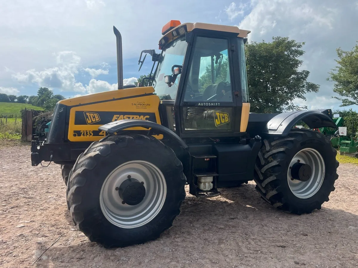 JCB Fastrac 2135 - Image 1