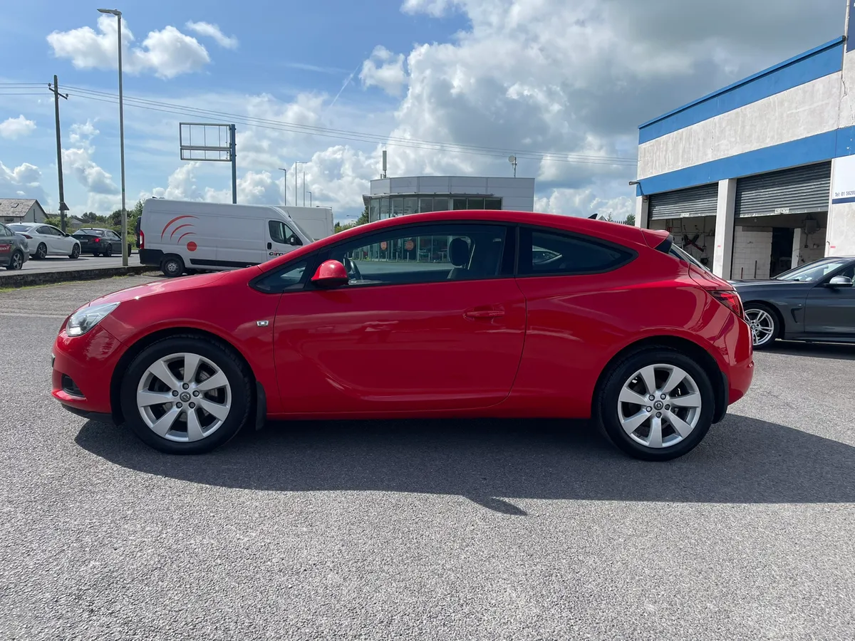Opel Astra Sport 2015//Petrol//very low mileage - Image 3