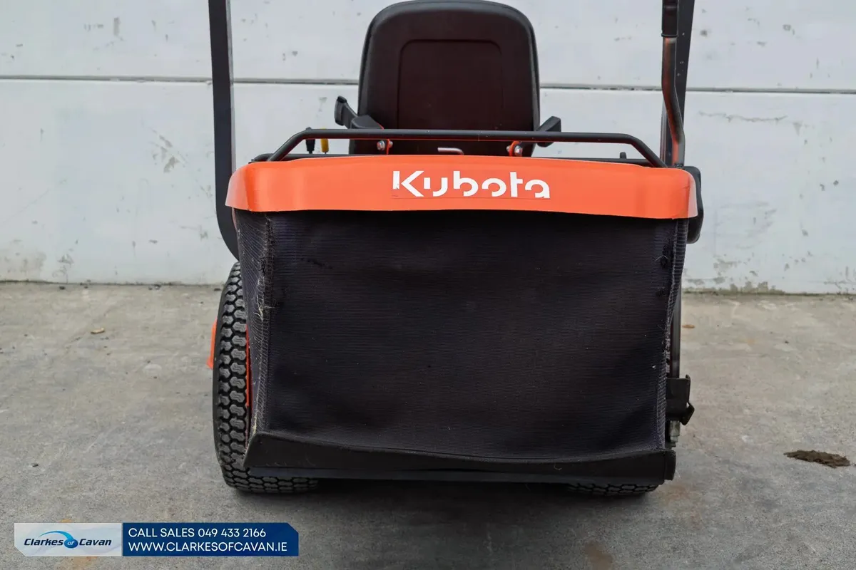 2022 Kubota GR2120 Ride-on - Image 2