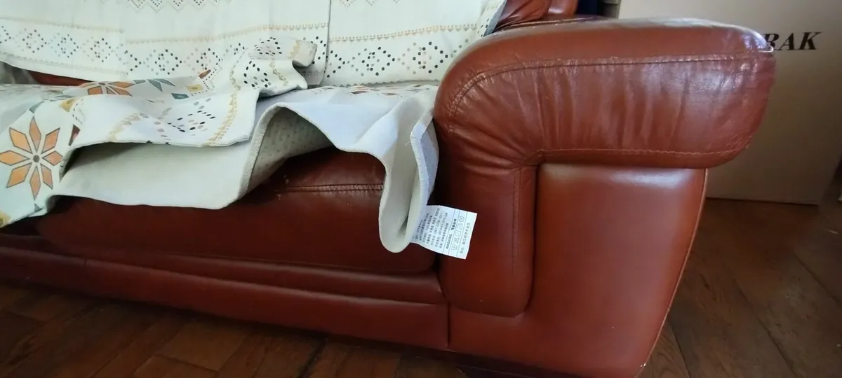 Leather 3 & 2 seater sofa - Image 3